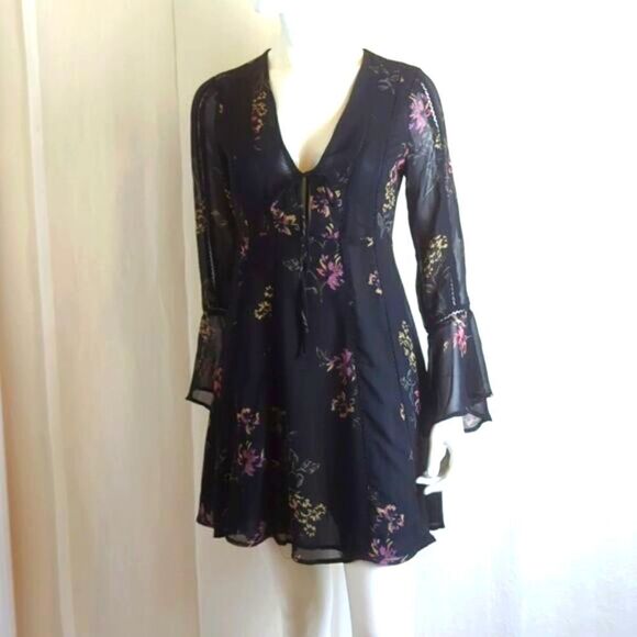Black Floral Boho Dress NWT Chiffon Size Small - Picture 1 of 11